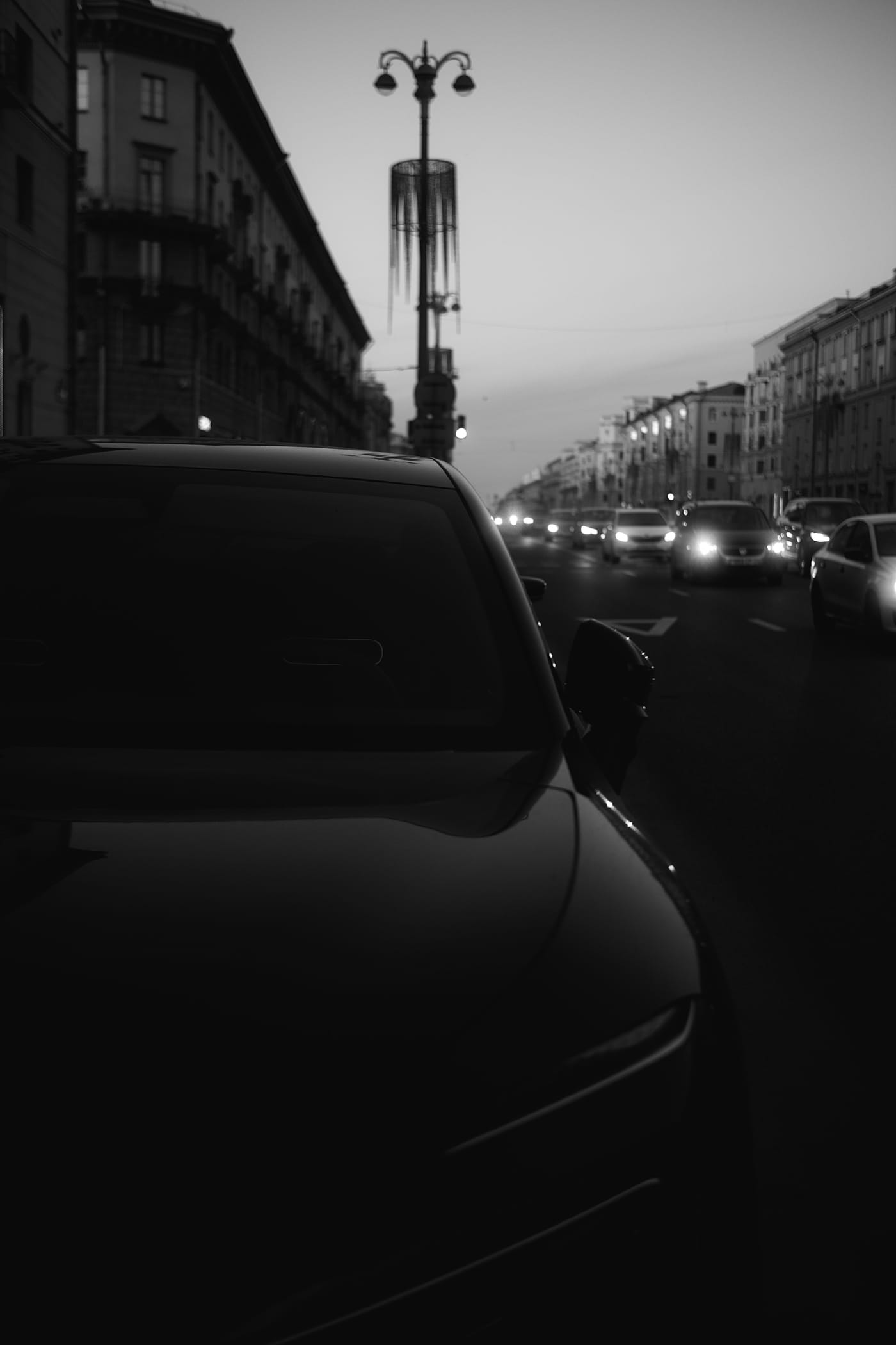 Чёрный автомобиль