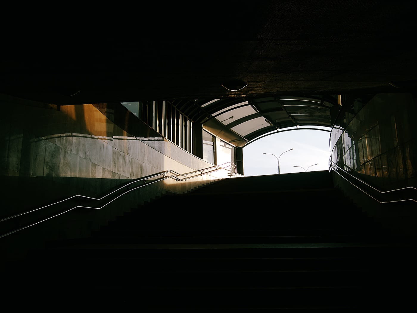 Вид из подземного перехода