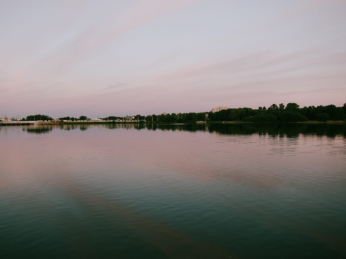 Чижовское водохранилище в Минске на закате