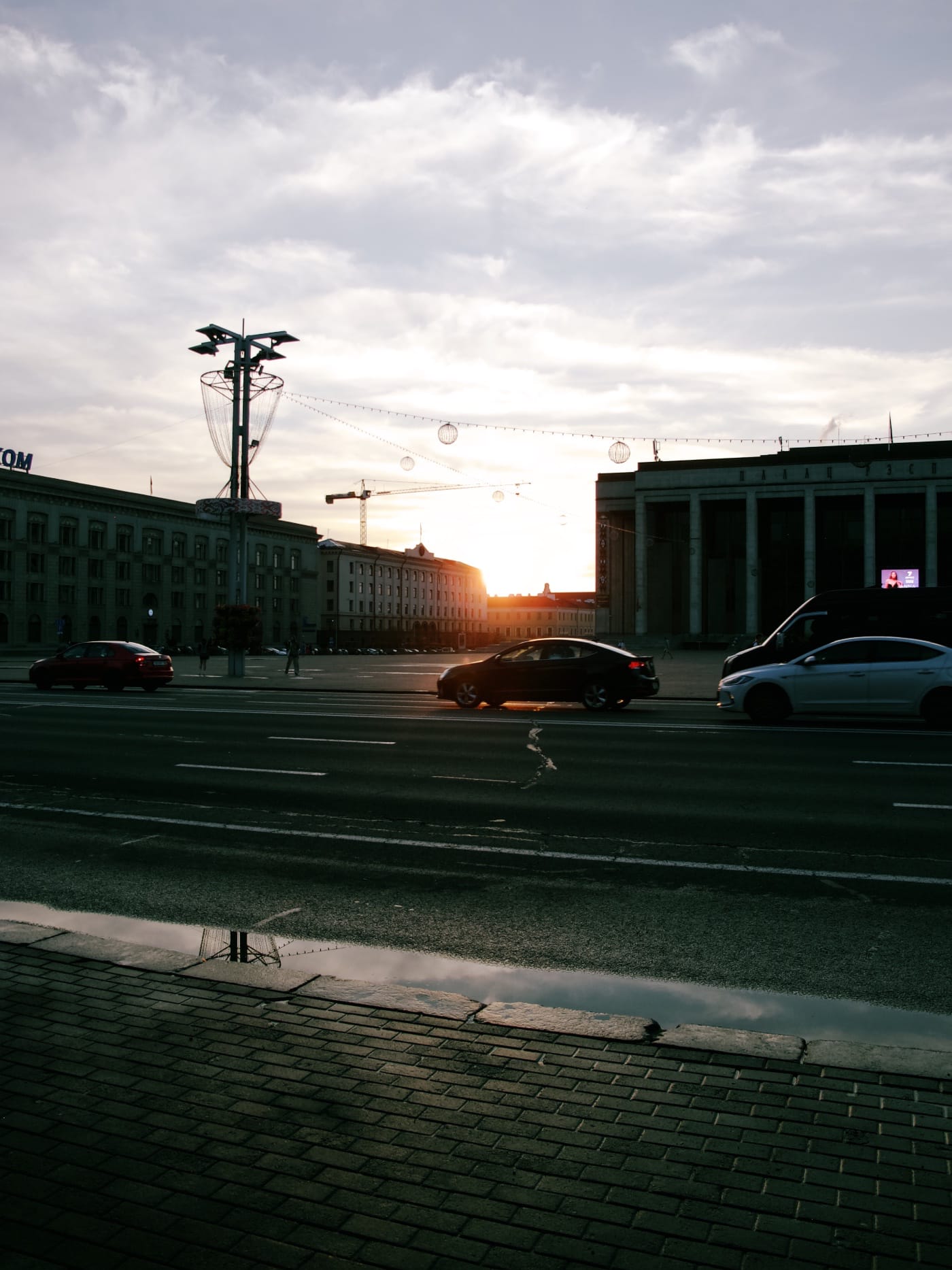 Минск, Октябрьская площадь