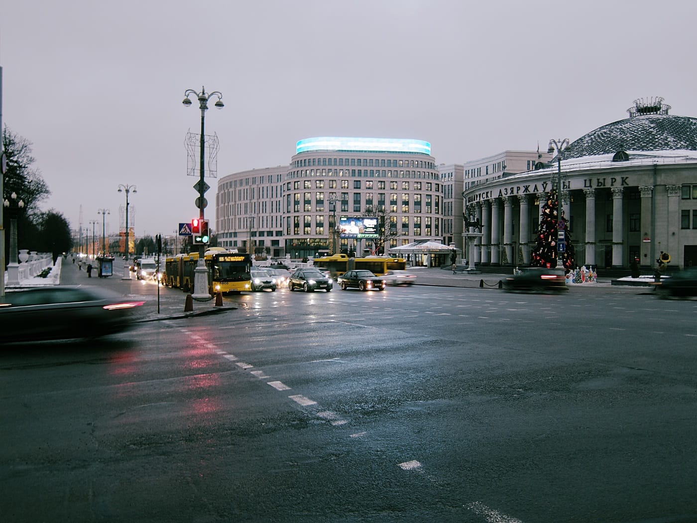Минский Цирк, проспект в Минске зимой