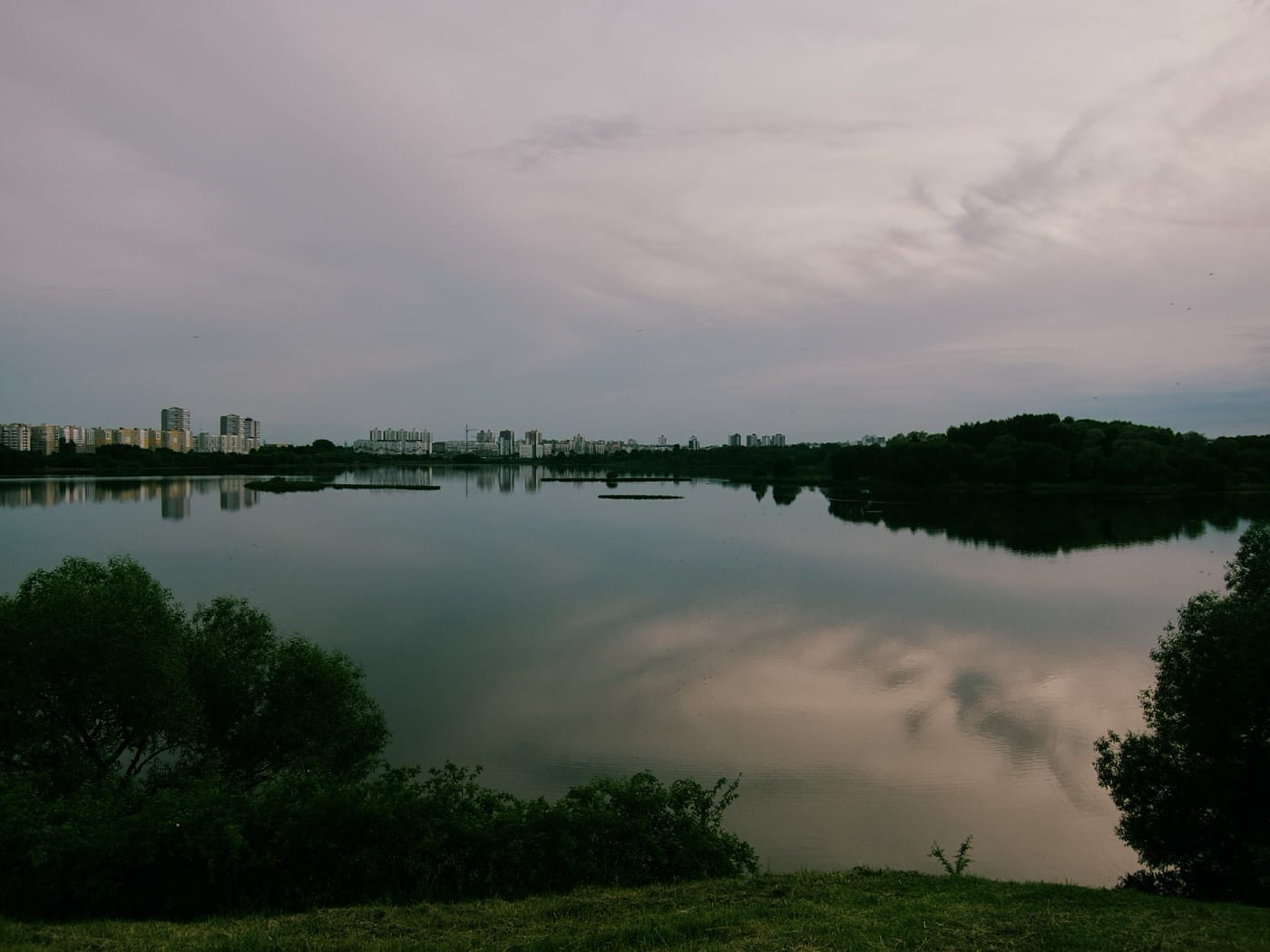 Панорама на Чижовское водохранилище в Минске