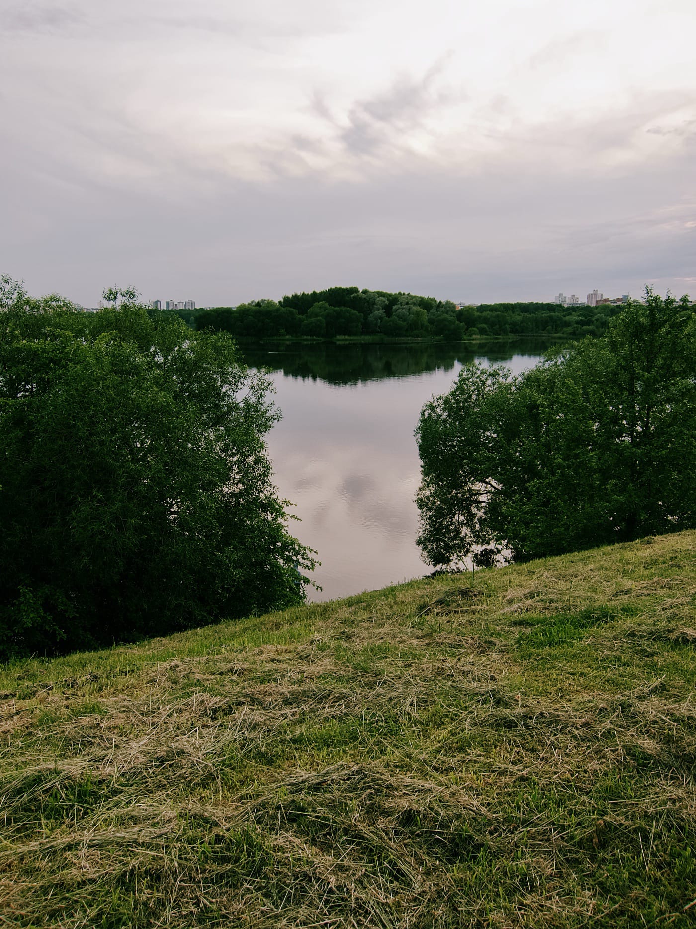 Панорама на Чижовское водохранилище в Минске