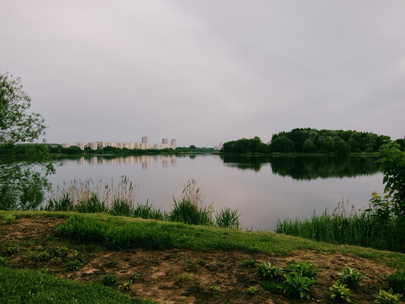 Панорама на Чижовское водохранилище в Минске