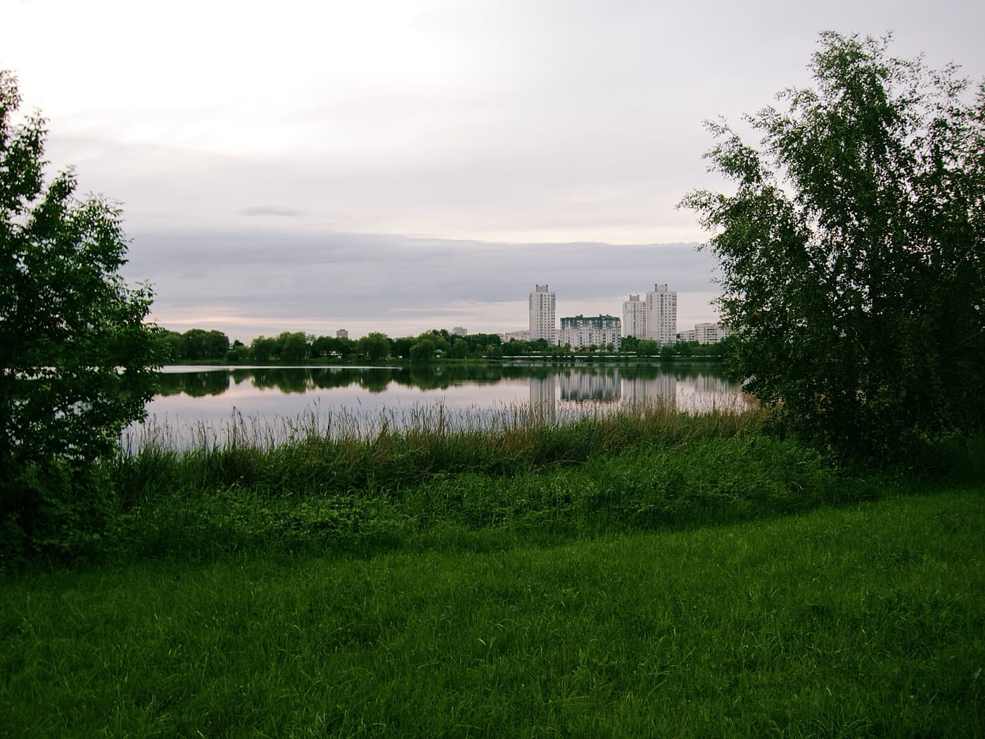 Панорама на Чижовское водохранилище в Минске